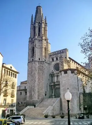 Apartamento Con Encanto Y Terraza En Barri Vell De Girona, El Cul De La Lleona