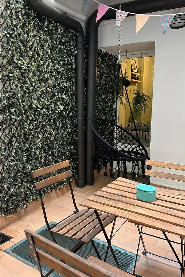 Apartmán Apartamento Con Encanto Y Terraza En Barri Vell De Girona, El Cul De La Lleona